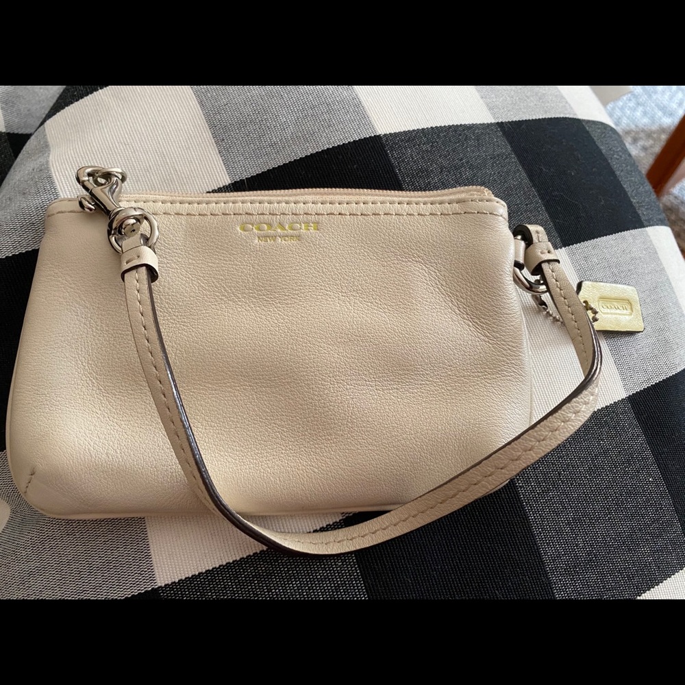 Coach Wristlet (NWOT) - Picture 2 of 3
